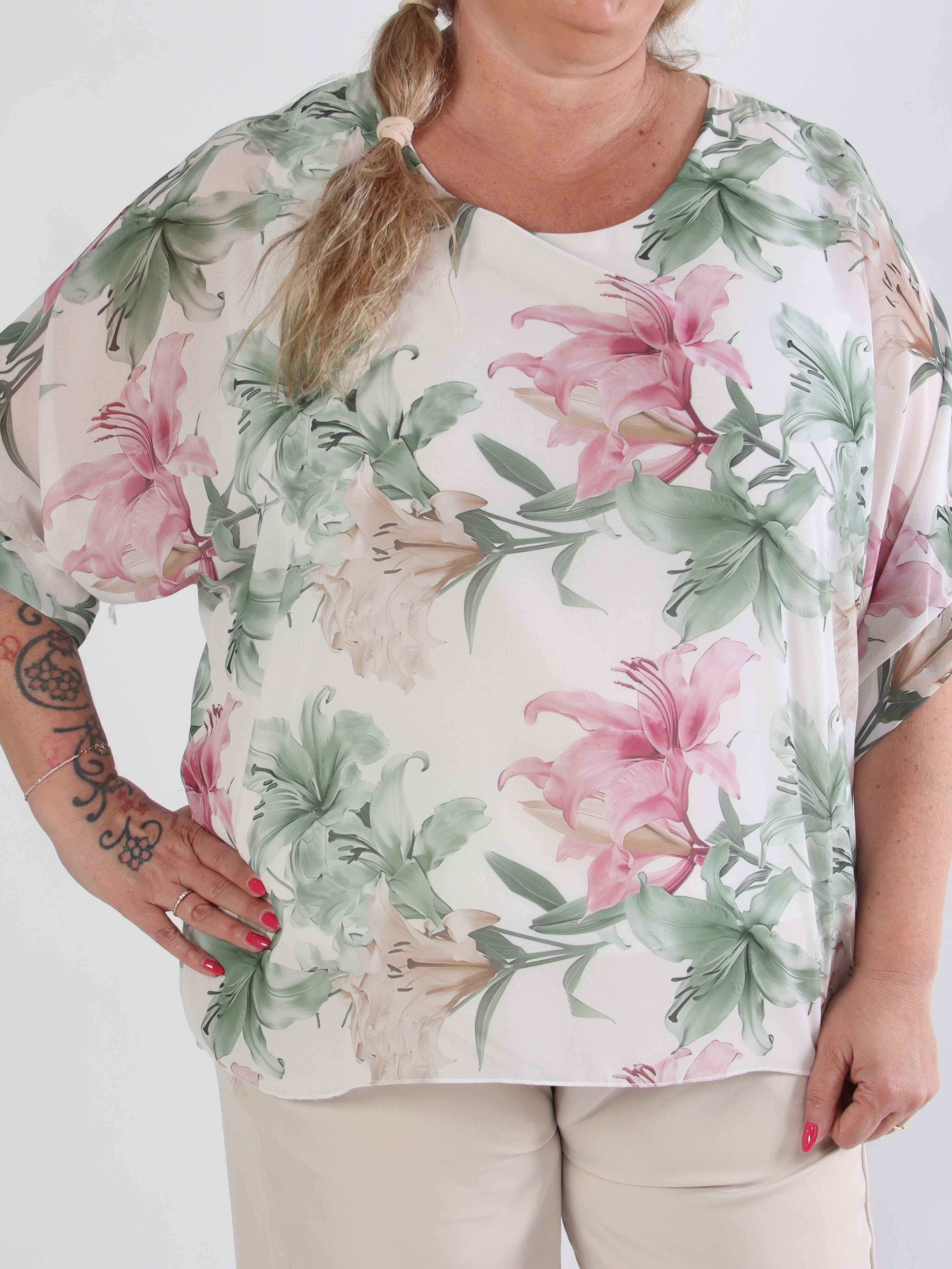 Minna - Blommig plus size-tunika i chiffong med viskostopp
